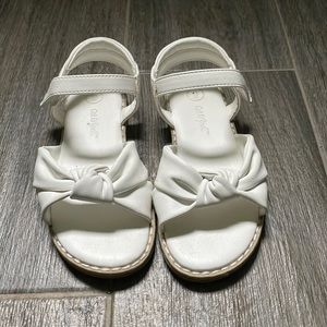 Cat & Jack girls white sandals